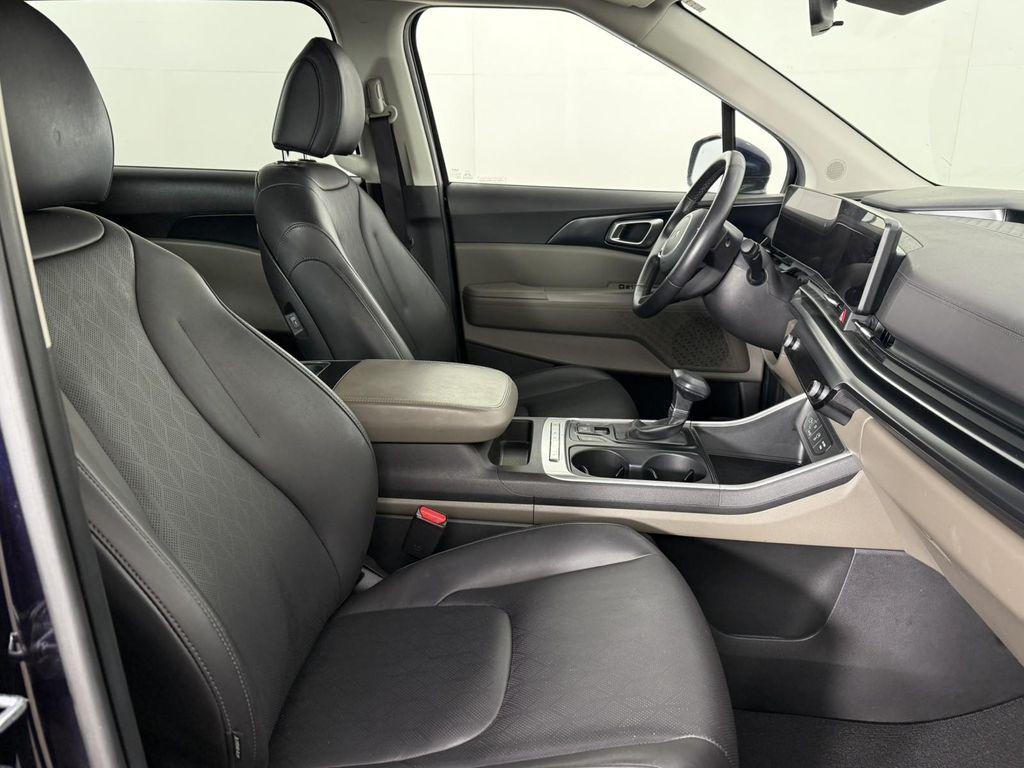 used 2025 Kia Carnival car, priced at $32,998