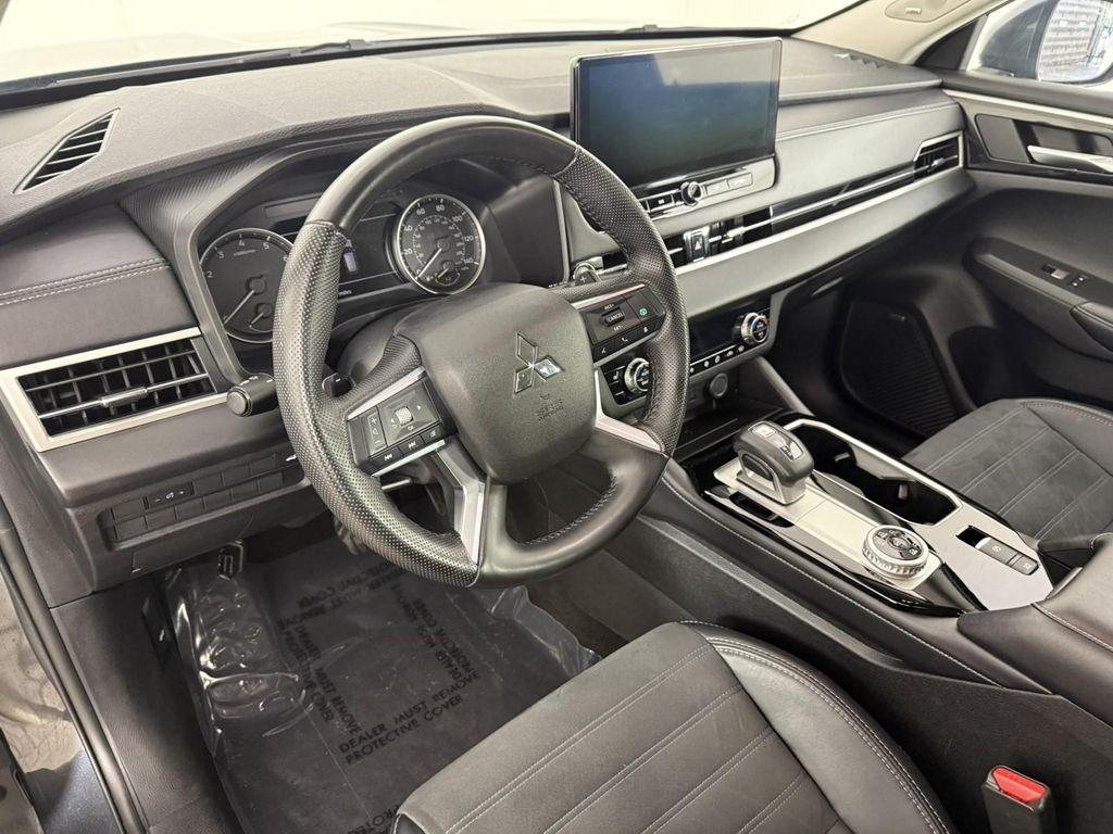 used 2025 Mitsubishi Outlander car, priced at $25,998
