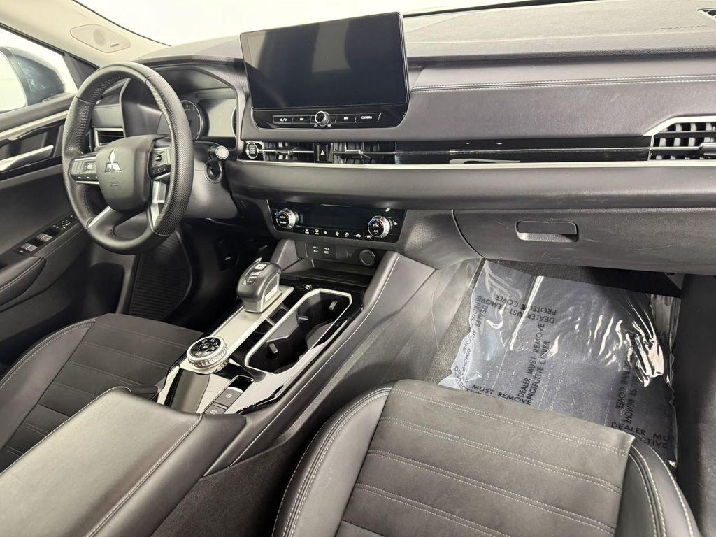 used 2025 Mitsubishi Outlander car, priced at $25,998