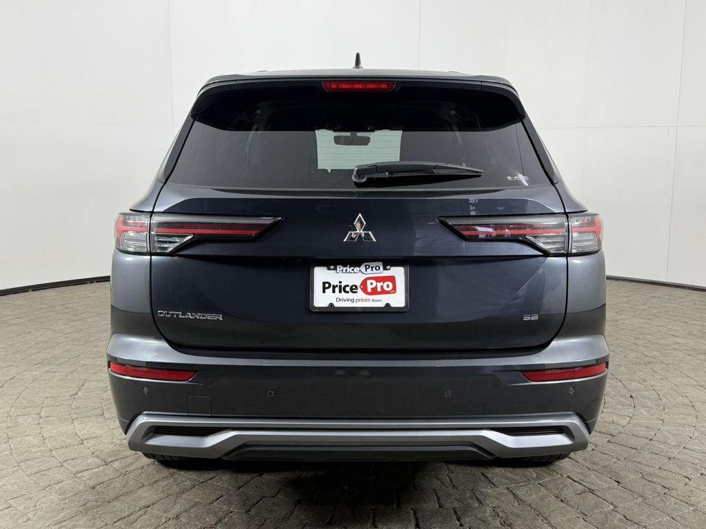 used 2025 Mitsubishi Outlander car, priced at $25,998