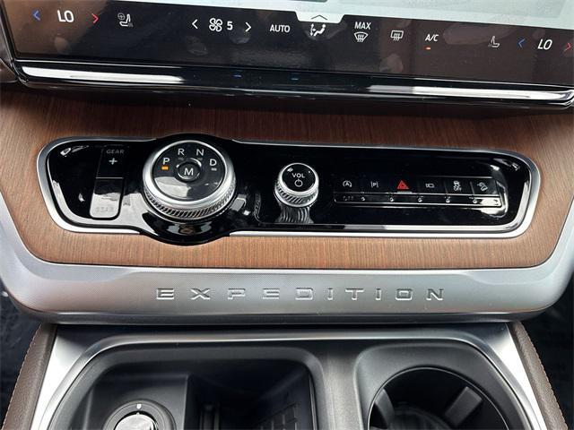 new 2025 Ford Expedition Max car, priced at $88,165