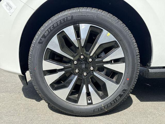 new 2026 Ford Expedition car, priced at $81,560