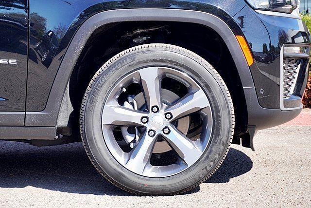 new 2026 Jeep Grand Cherokee car, priced at $46,425