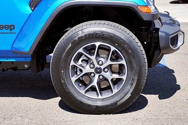 new 2025 Jeep Gladiator car, priced at $43,092