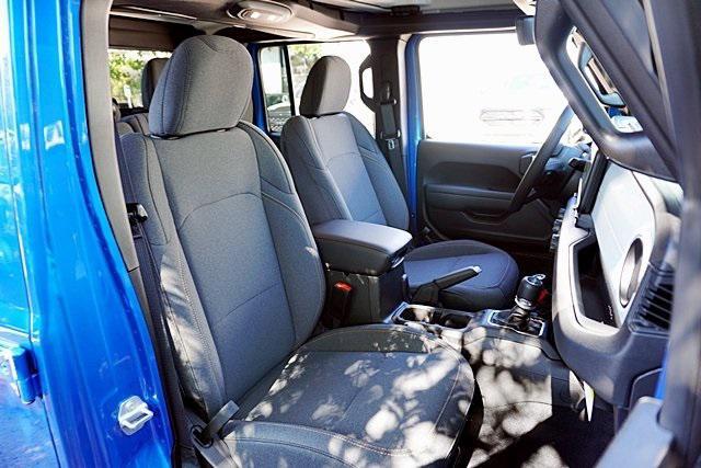 new 2025 Jeep Gladiator car, priced at $43,092