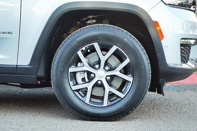 new 2023 Jeep Grand Cherokee L car, priced at $48,645