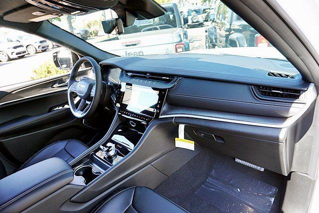 new 2026 Jeep Grand Cherokee car, priced at $45,830