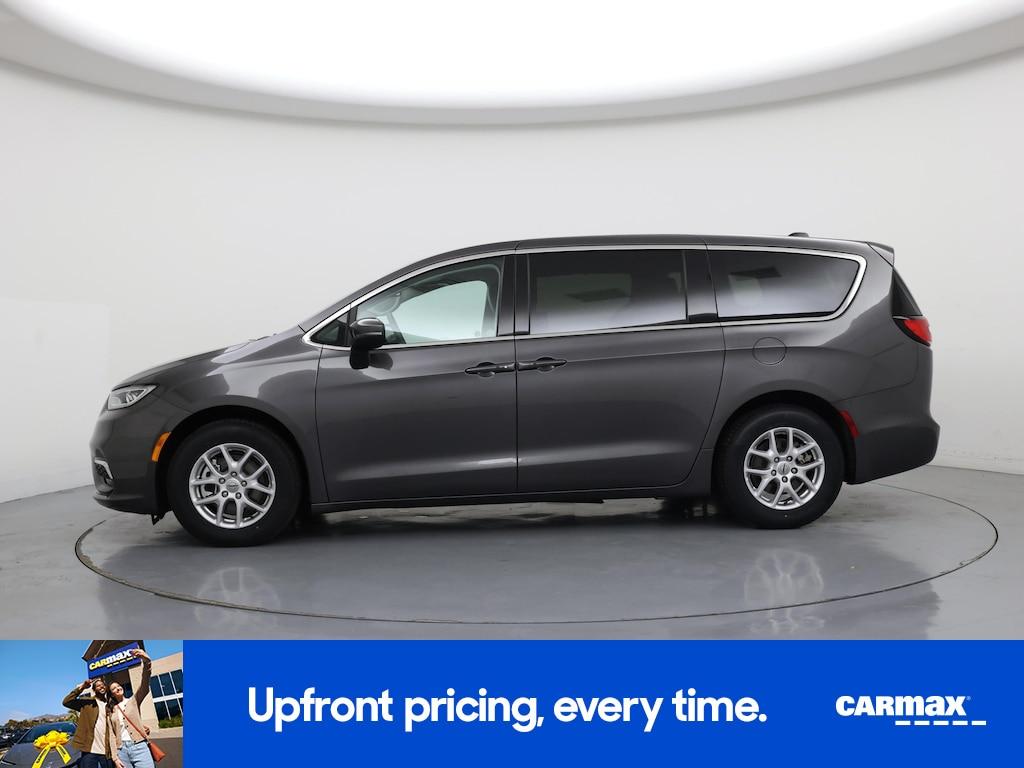 used 2023 Chrysler Pacifica car, priced at $26,998