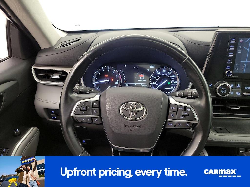 used 2021 Toyota Highlander car, priced at $34,998