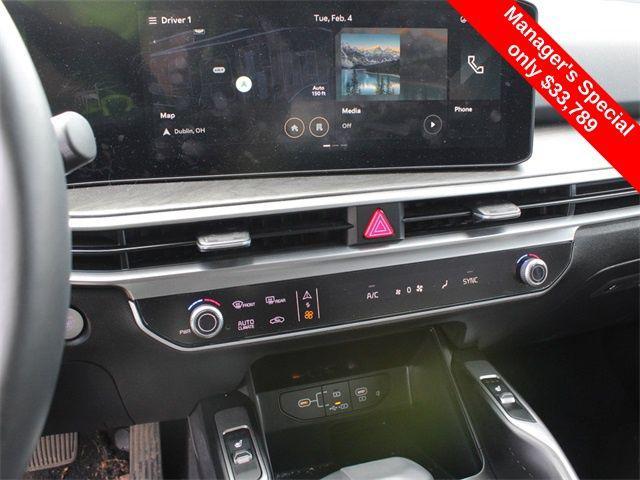 used 2024 Kia Sorento car, priced at $33,789