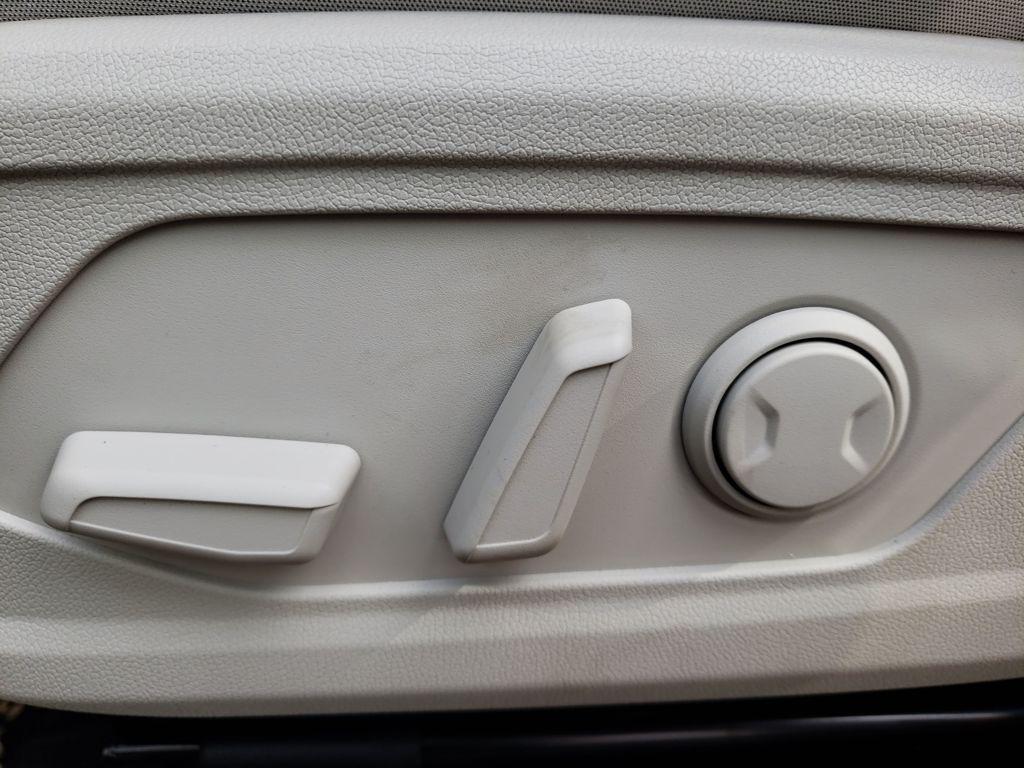 new 2026 Kia Sorento Hybrid car, priced at $37,519