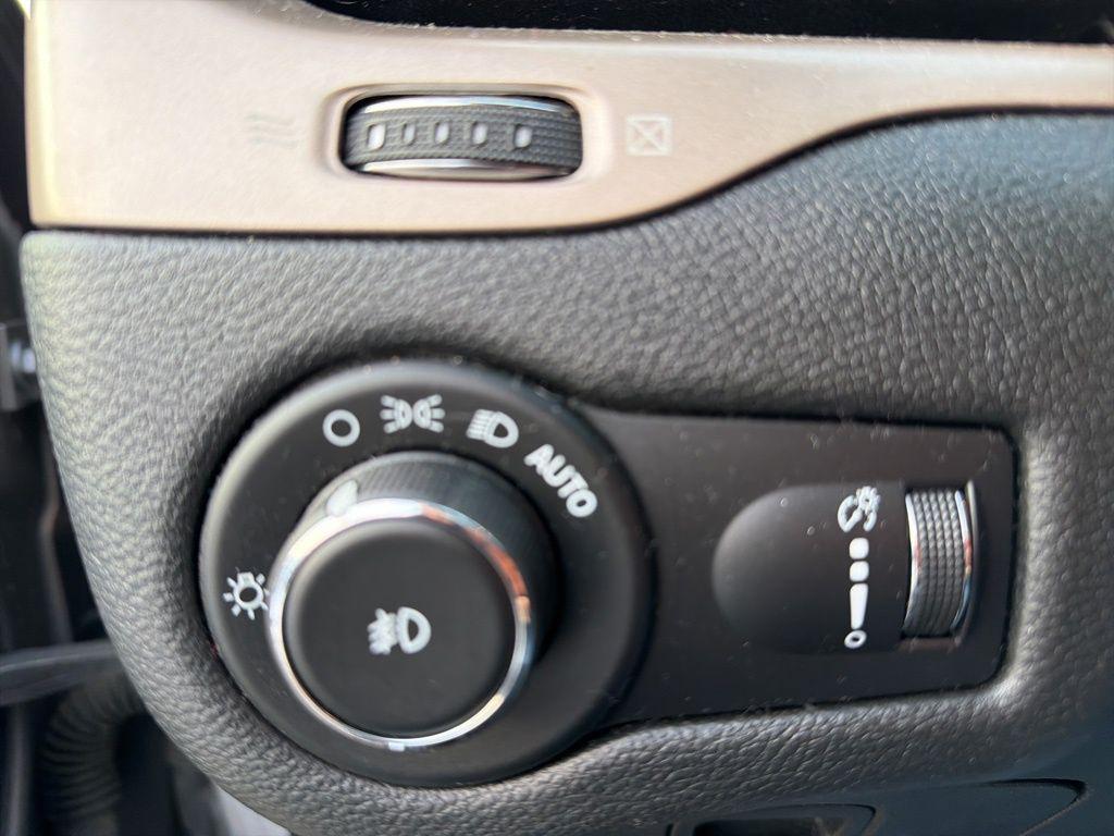 used 2018 Jeep Cherokee car, priced at $10,991