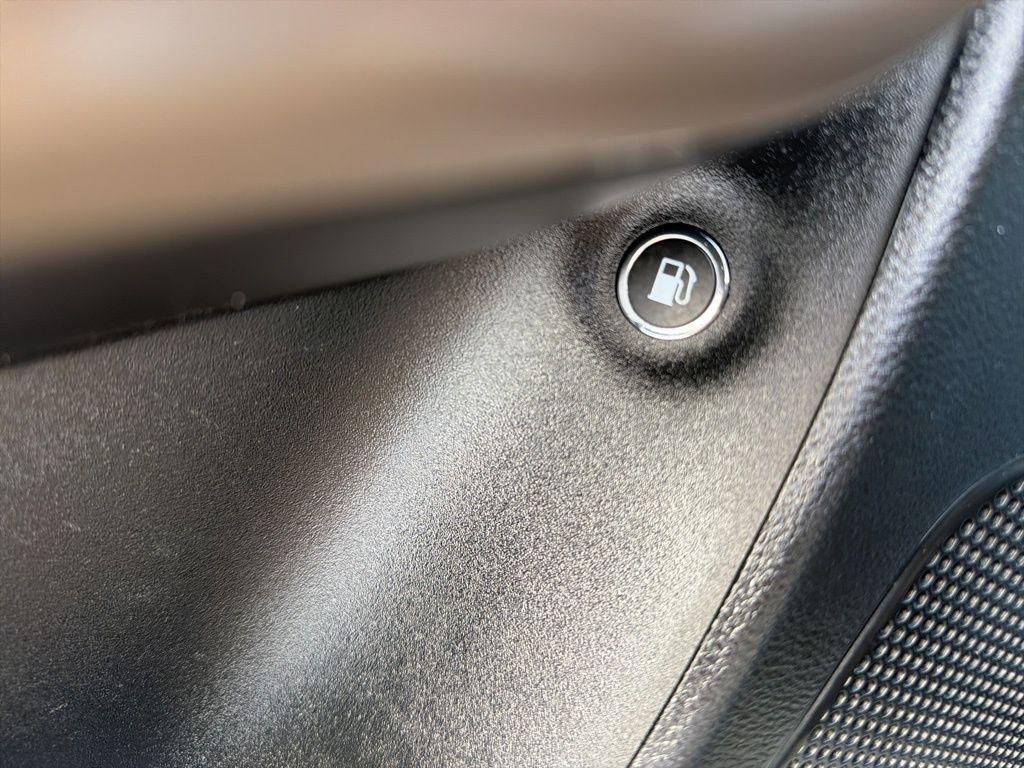 used 2018 Jeep Cherokee car, priced at $10,991