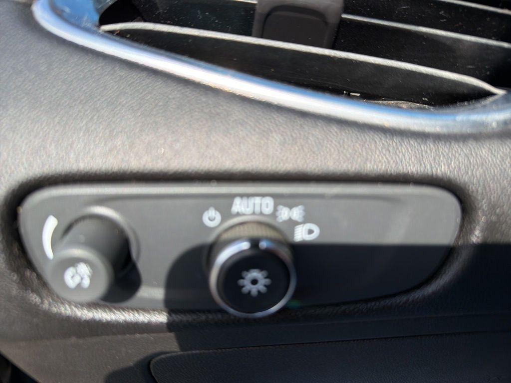 used 2018 Chevrolet Malibu car, priced at $9,888