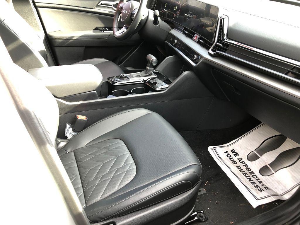 new 2025 Kia Sportage car, priced at $31,899