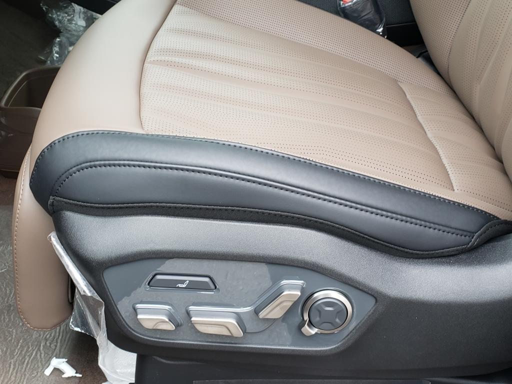 new 2026 Kia EV9 car, priced at $61,008