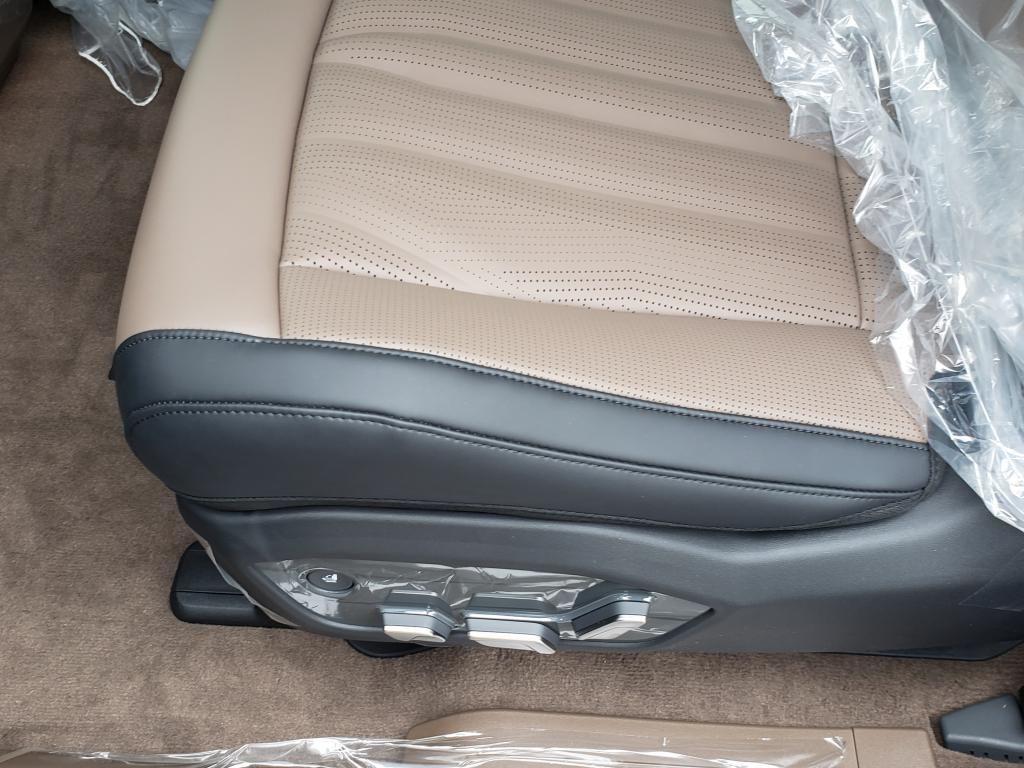 new 2026 Kia EV9 car, priced at $61,008