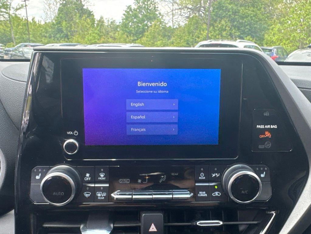 used 2023 Toyota Highlander car, priced at $34,494