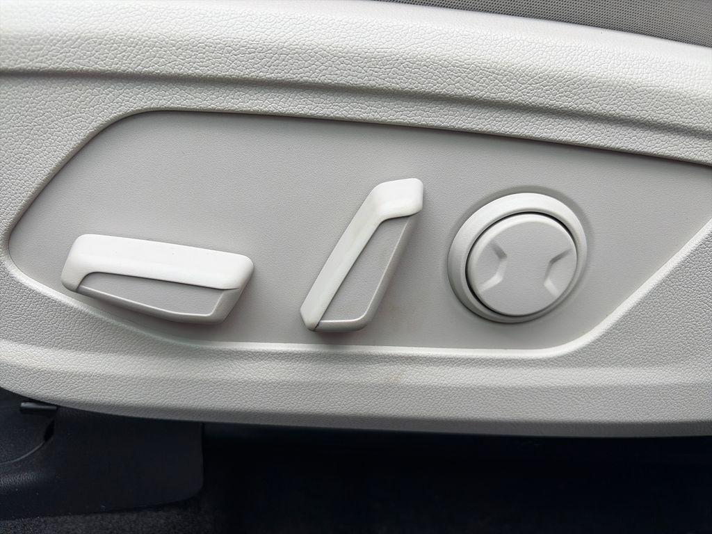 new 2026 Kia Sorento Hybrid car, priced at $37,661