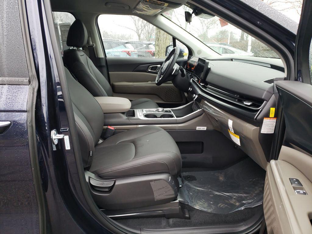 new 2026 Kia Carnival Hybrid car, priced at $39,236