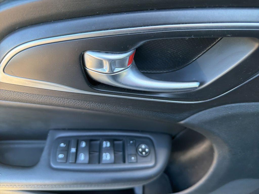 used 2016 Chrysler 200 car, priced at $7,999