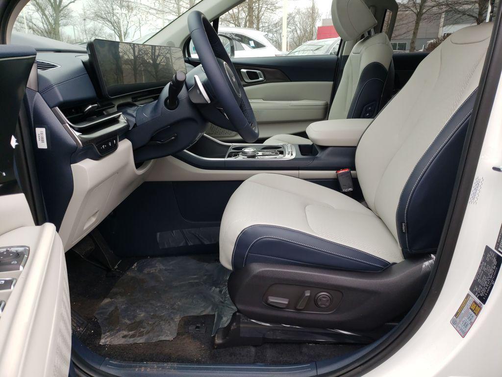 new 2026 Kia Carnival Hybrid car, priced at $52,868