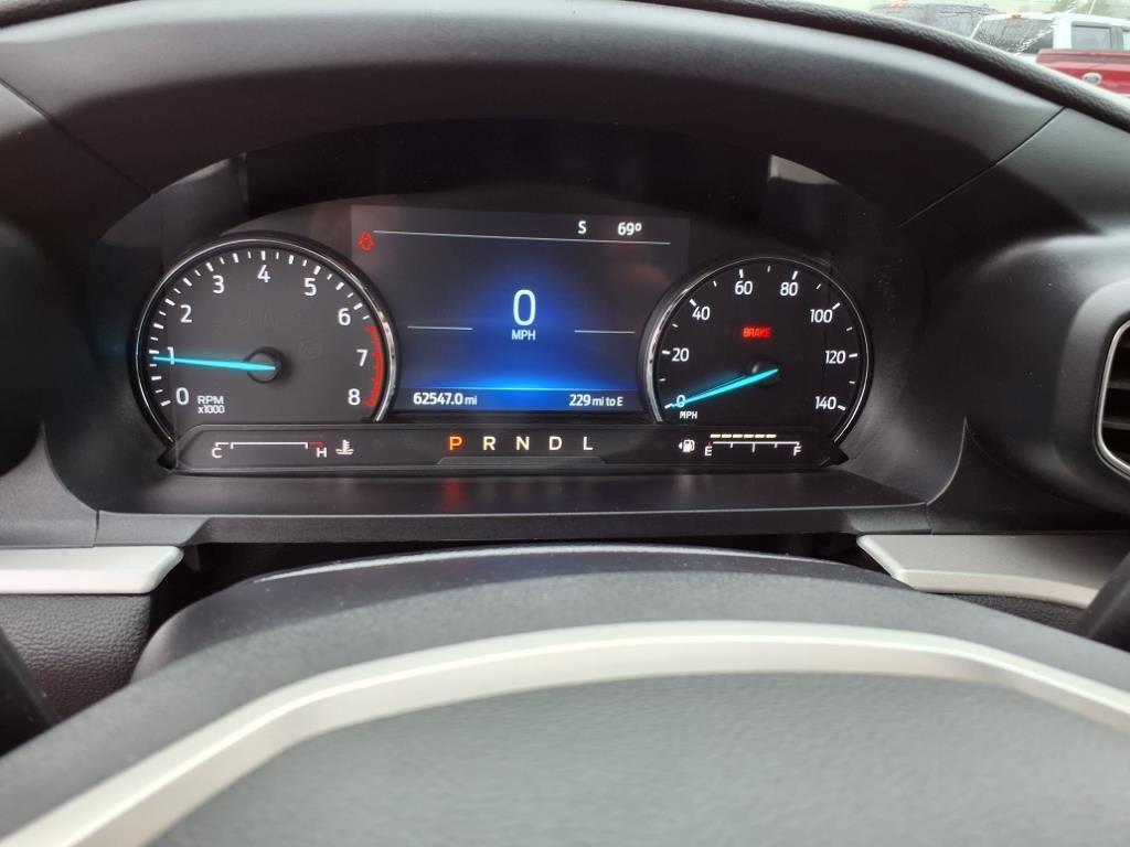 2023 Oxford White Ford Explorer