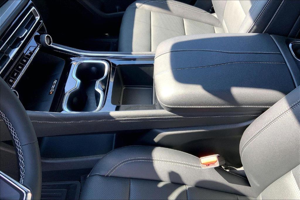 new 2026 Chevrolet Traverse car, priced at $45,063