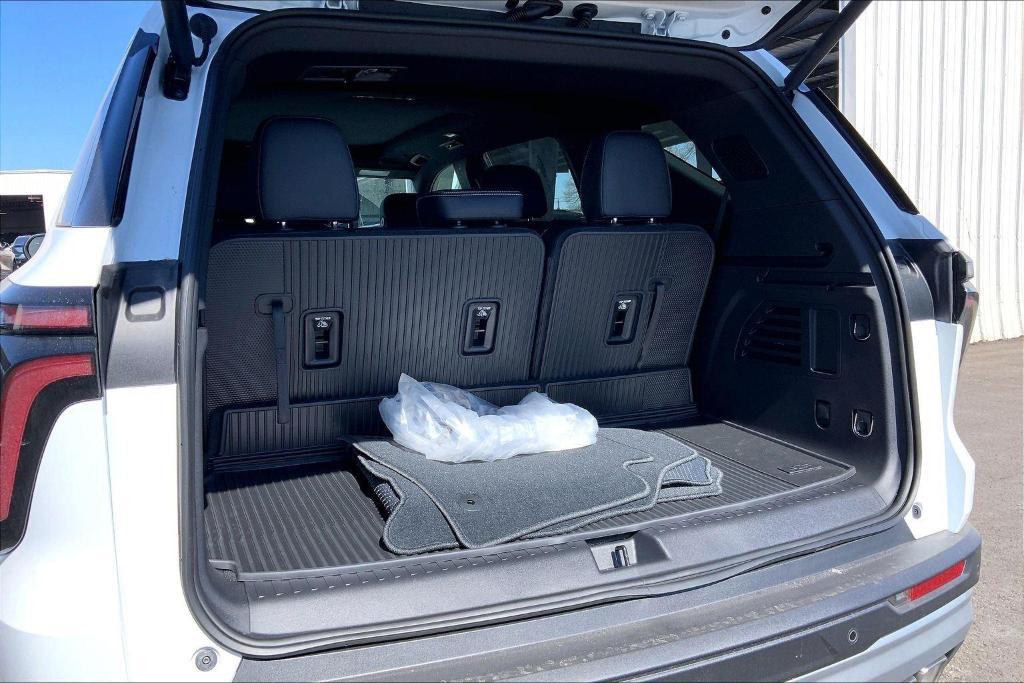 new 2026 Chevrolet Traverse car, priced at $45,063