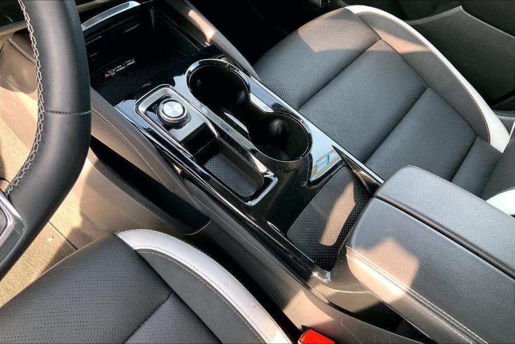 used 2025 Buick Envision car, priced at $27,000