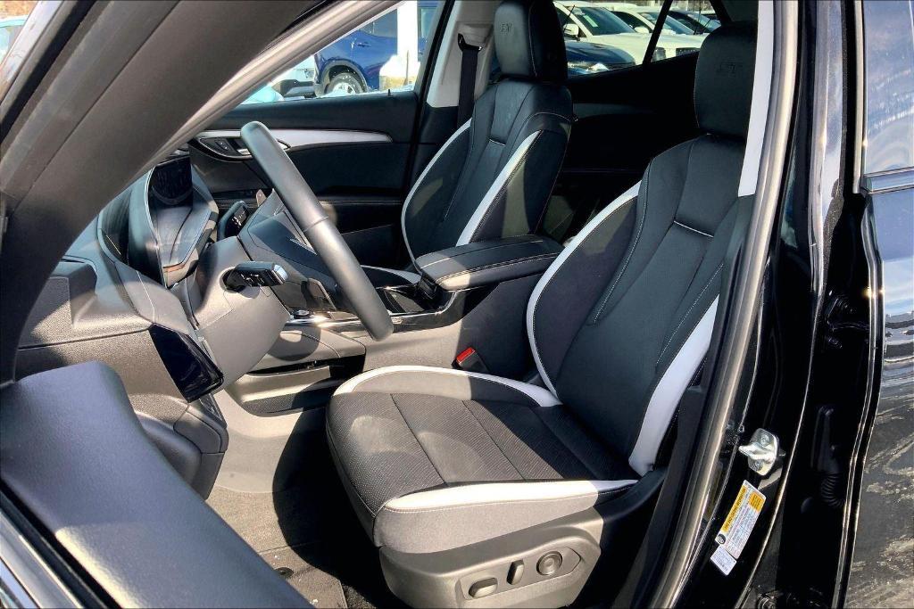 used 2025 Buick Envision car, priced at $27,000