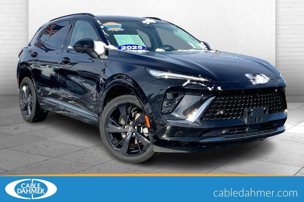 used 2025 Buick Envision car, priced at $27,000