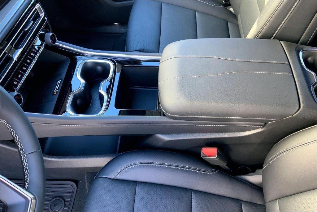 new 2026 Chevrolet Traverse car, priced at $49,805