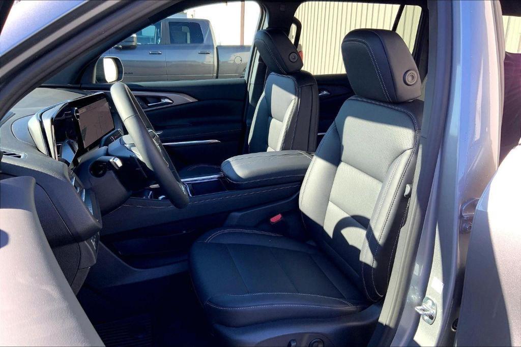 new 2026 Chevrolet Traverse car, priced at $49,805