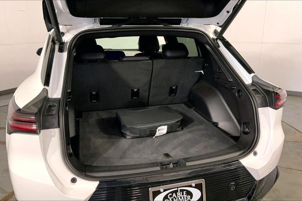 used 2025 Chevrolet Equinox EV car, priced at $23,000