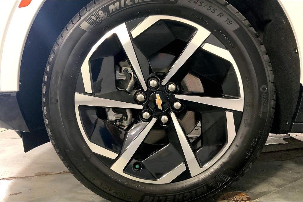 used 2025 Chevrolet Equinox EV car, priced at $23,000