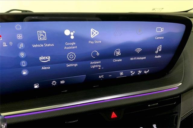 used 2025 Buick Envision car, priced at $27,500