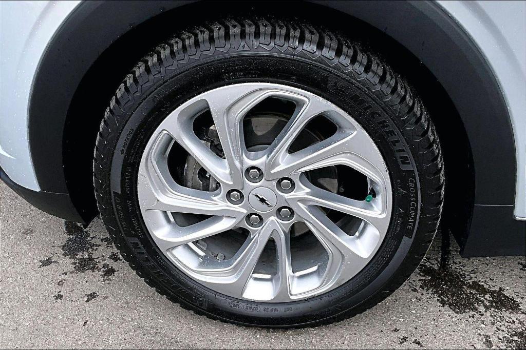 used 2023 Chevrolet Bolt EUV car, priced at $15,000