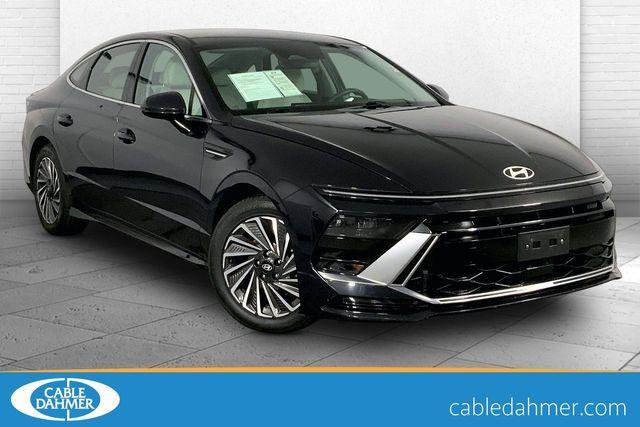 used 2025 Hyundai Sonata Hybrid car, priced at $22,000