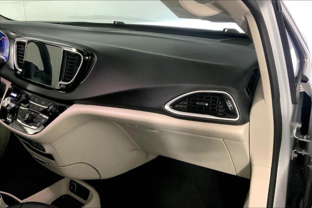used 2024 Chrysler Pacifica car, priced at $26,000