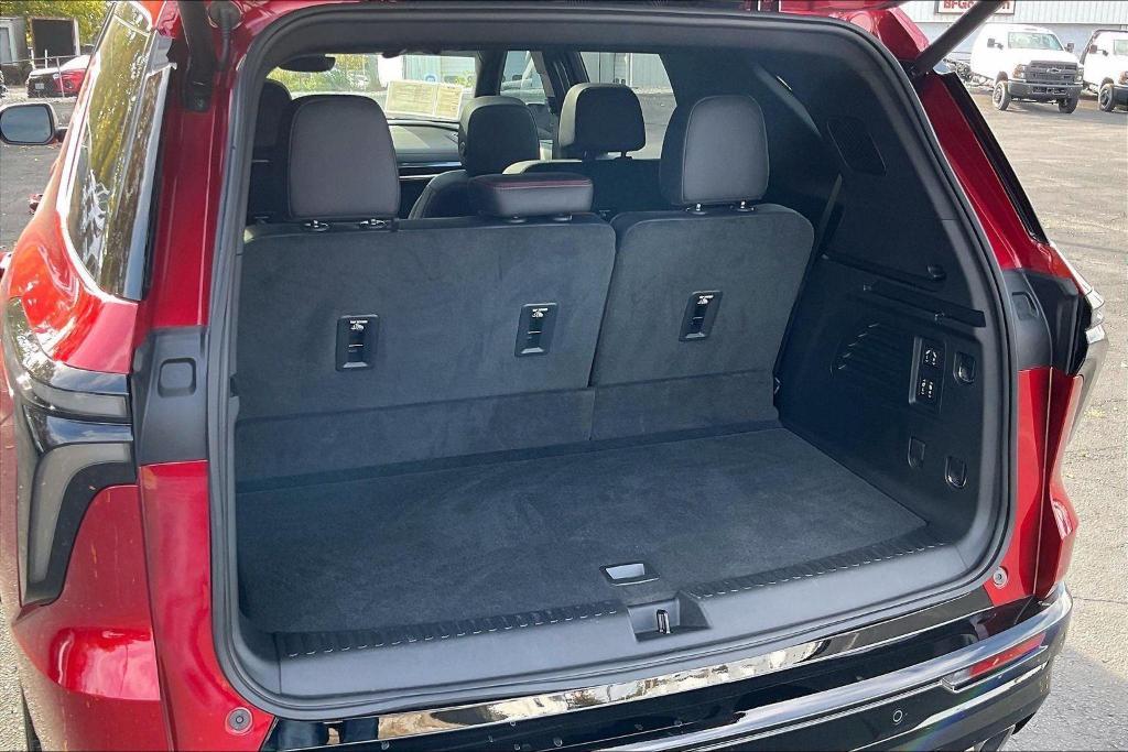 used 2025 Chevrolet Traverse car, priced at $50,000