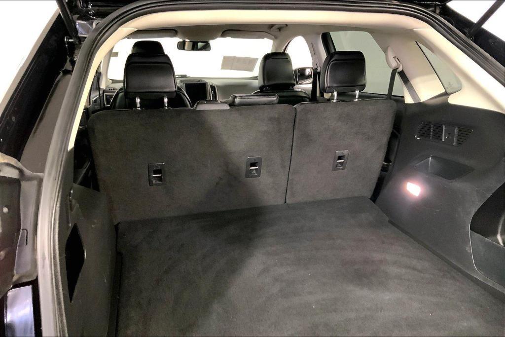 used 2024 Ford Edge car, priced at $20,000