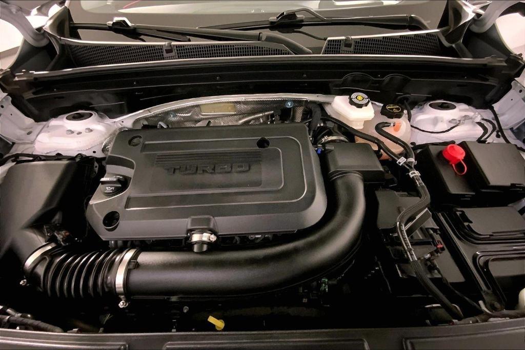 used 2025 Buick Envision car, priced at $26,000