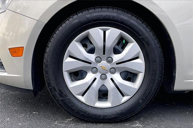 used 2013 Chevrolet Cruze car, priced at $9,999
