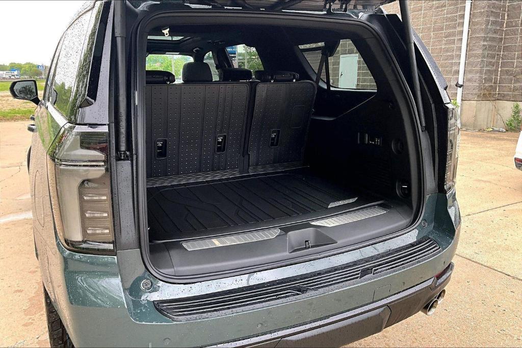 new 2026 Chevrolet Suburban car, priced at $82,080