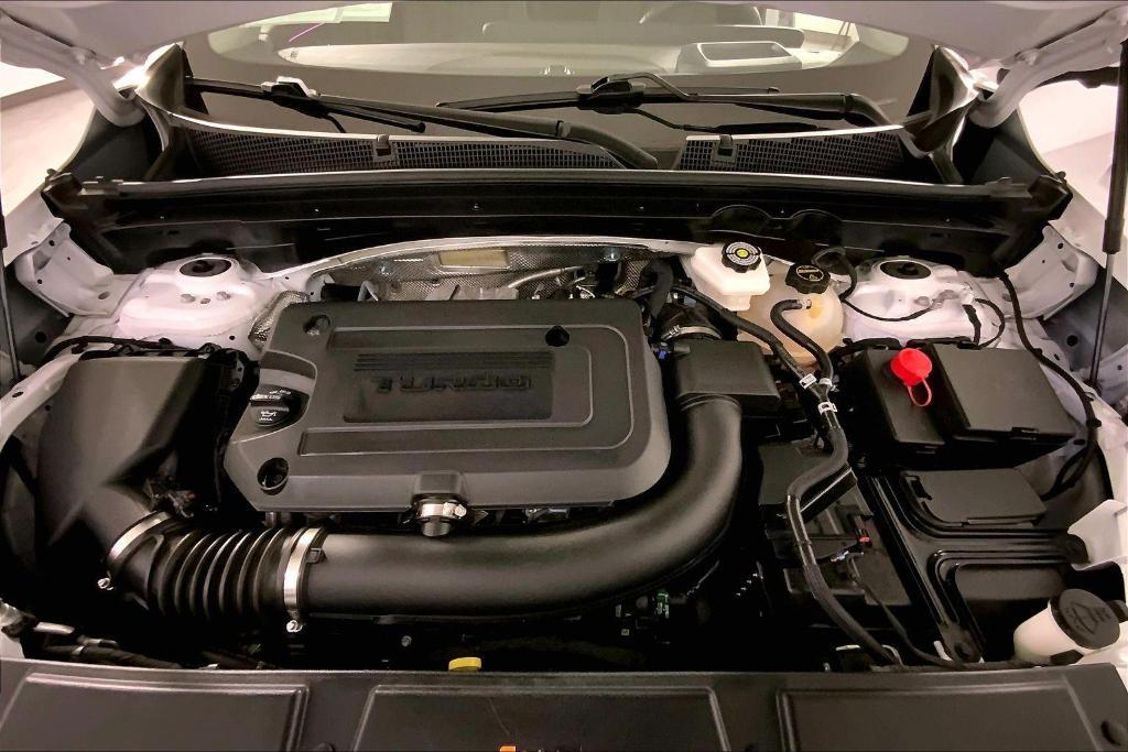 used 2025 Buick Envision car, priced at $26,000