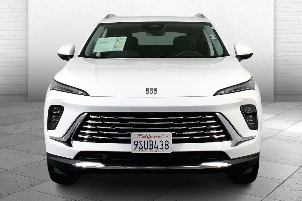 used 2025 Buick Envision car, priced at $26,000