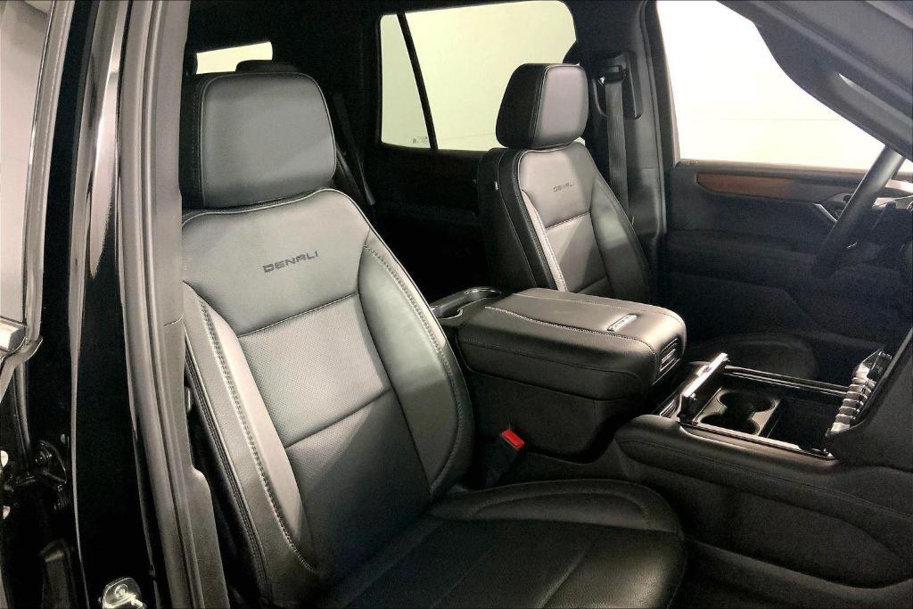 used 2025 GMC Yukon car, priced at $67,500