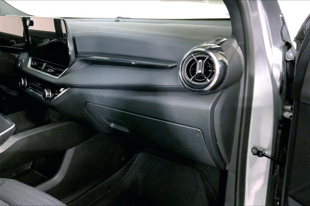 used 2025 Chevrolet Equinox car, priced at $26,000