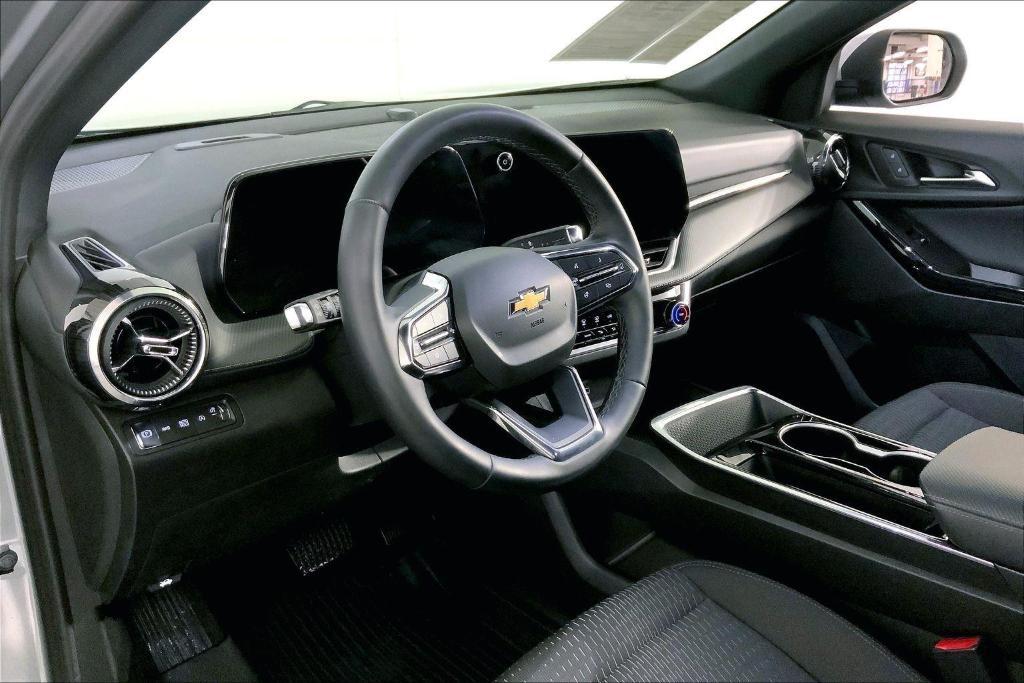 used 2025 Chevrolet Equinox car, priced at $26,000